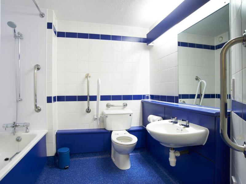 Travelodge Dreghorn Hotel 3*